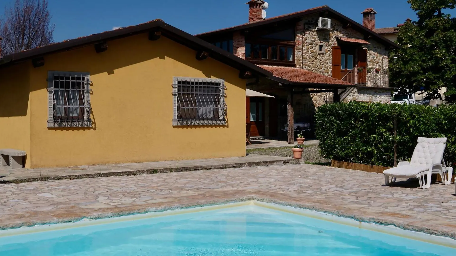 Villa Emilia Tuscan Stone Agna
